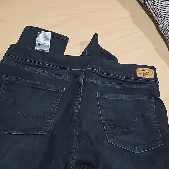 Signature by Levi Strauss Women's Deep Blue Straight Leg Jeans - Picture 8 of 10